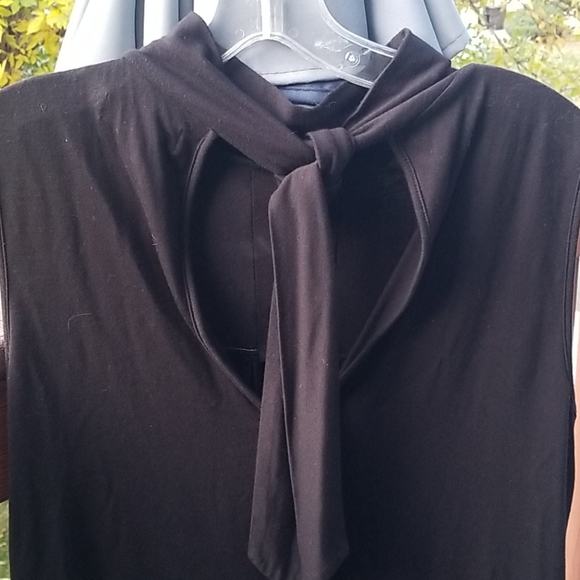 NWT Calvin Klein Sleeveless Top - Picture 3 of 3